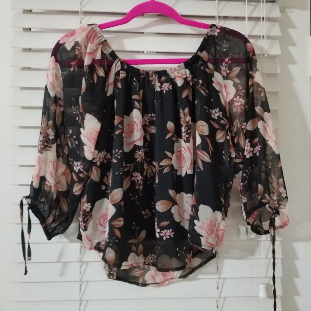 American Eagle Medium Floral and Chiffon Off the shoulder long sleeve crop top - Picture 4 of 5